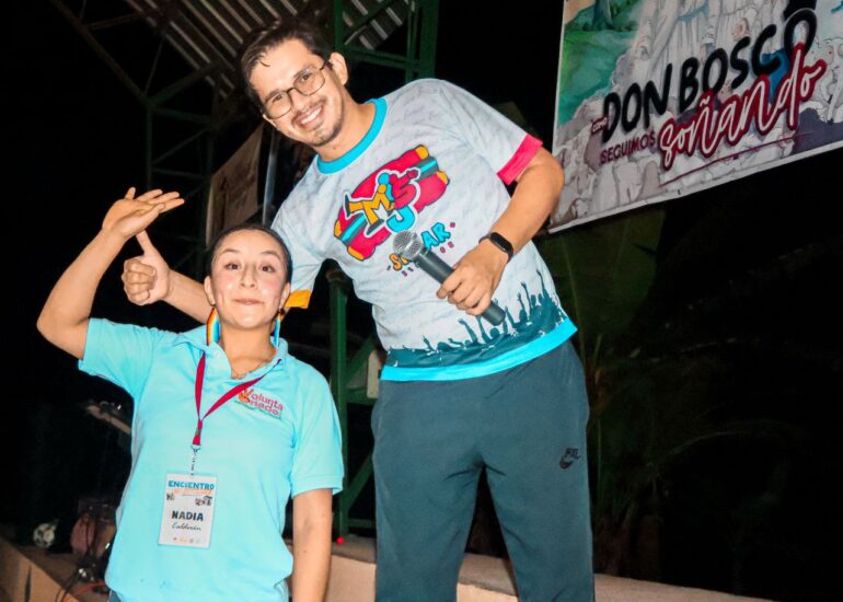 photo_5080466812885381352_y