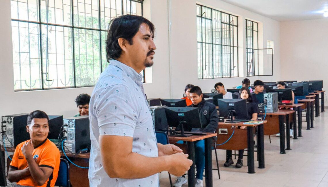 photo_5125283250430913863_y